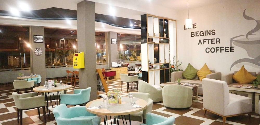 Golden Tulip Essential Belitung Otel Tanjung Pandan Dış mekan fotoğraf